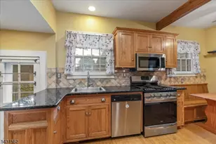 159 Park St, Montclair Twp., NJ 07042 - Photo 9