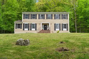40 Tamarack Rd, White Township, NJ 07823 - Photo 1