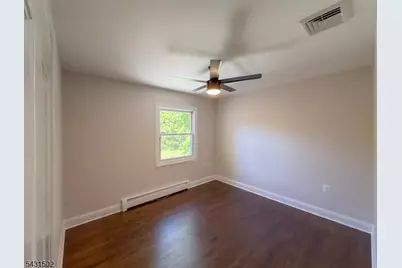 8 Woodland Dr, Washington Township, NJ 07853 - Photo 15