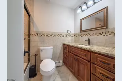 8 Woodland Dr, Washington Township, NJ 07853 - Photo 11