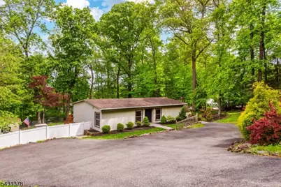 32 Foremost Mountain Rd, Montville Township, NJ 07082 - Photo 13