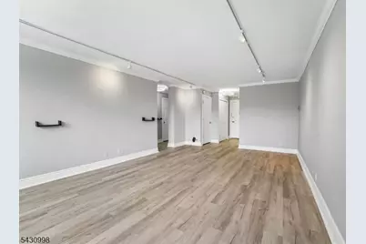 2000 Linwood Ave #4P, Fort Lee, NJ 07024 - Photo 9