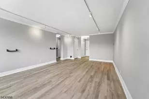 2000 Linwood Ave, Fort Lee, NJ 07024 - Photo 9