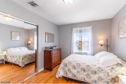 54 Highview Ter, Rockaway Township, NJ 07801 - Photo 5