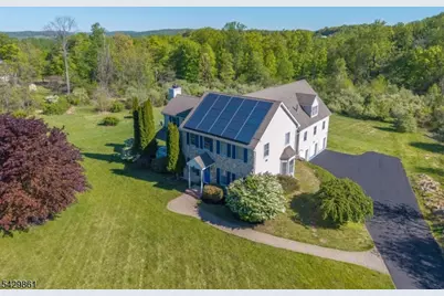 37 Woodland Heights Circl, Lebanon Township, NJ 08826 - Photo 5