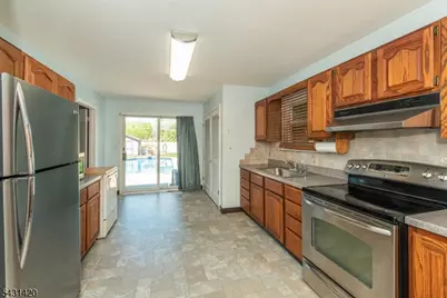 47 Burnside Pl, Wanaque, NJ 07420 - Photo 13