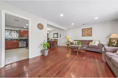 589 Winchester Ave, Union Township, NJ 07083 - Photo 5