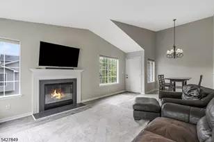 18 Pine Ct, Bedminster Township, NJ 07921 - Photo 5