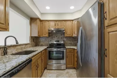18 Pine Court #18, Bedminster Township, NJ 07921 - Photo 11