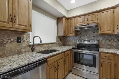 18 Pine Court #18, Bedminster Township, NJ 07921 - Photo 9
