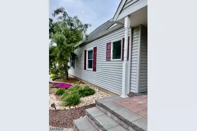 94 Bennington Pkwy, Franklin Township, NJ 08823 - Photo 5