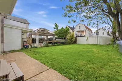 339 Lawrie St, Perth Amboy, NJ 08861 - Photo 19
