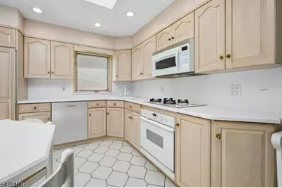 96 Harrison Ave, Roseland, NJ 07068 - Photo 15