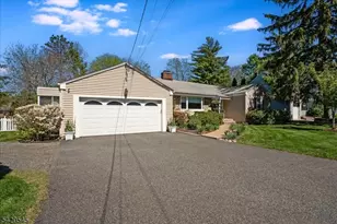 16 Brook Dr N, Morris Plains, NJ 07950 - Photo 3