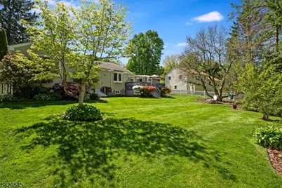 16 Brook Dr North, Morris Plains, NJ 07950 - Photo 29