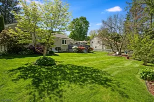 16 Brook Dr N, Morris Plains, NJ 07950 - Photo 29