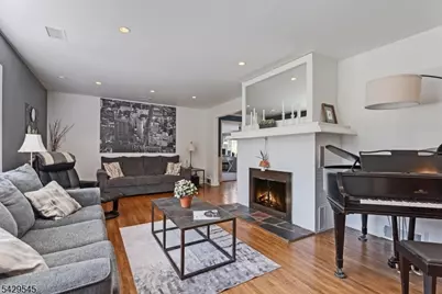 16 Brook Dr North, Morris Plains, NJ 07950 - Photo 5