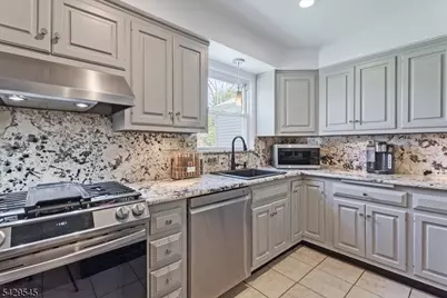 16 Brook Dr North, Morris Plains, NJ 07950 - Photo 11