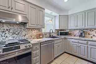 16 Brook Dr N, Morris Plains, NJ 07950 - Photo 11