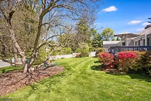 16 Brook Dr N, Morris Plains, NJ 07950 - Photo 27