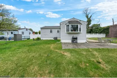1407 Baetzel Ave, Gloucester City, NJ 08030 - Photo 17