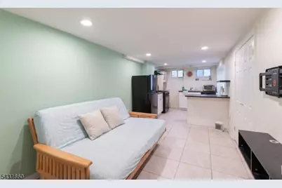 140A Clendenny Ave, Jersey City, NJ 07304 - Photo 21