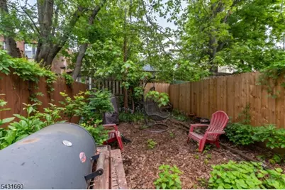 140A Clendenny Ave, Jersey City, NJ 07304 - Photo 25