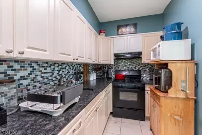140A Clendenny Ave, Jersey City, NJ 07304 - Photo 13
