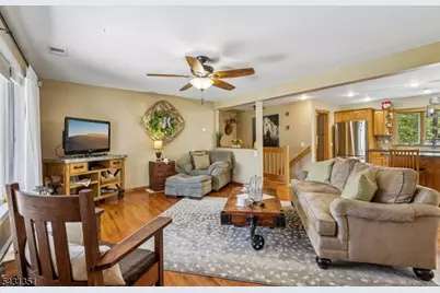 500A Maxim Dr, Hopatcong, NJ 07821 - Photo 9