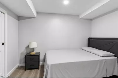 293 Clifton Ave, Newark, NJ 07104 - Photo 17