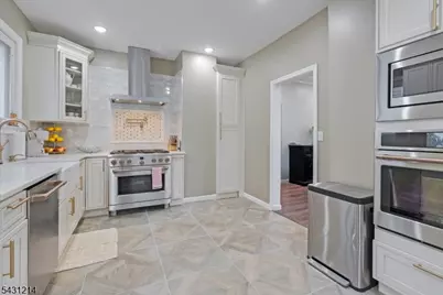 25 Woodland Ave, Nutley, NJ 07110 - Photo 7