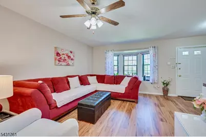 1402 Maplecrest Rd, Edison, NJ 08820 - Photo 15