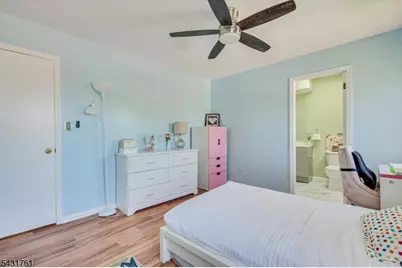 1402 Maplecrest Rd, Edison, NJ 08820 - Photo 31