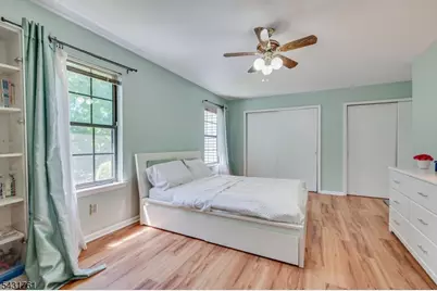 1402 Maplecrest Rd, Edison, NJ 08820 - Photo 25