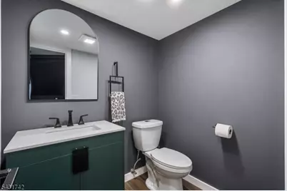 40 Schirra Dr, Wanaque, NJ 07465 - Photo 25
