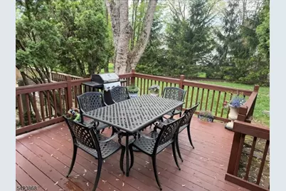 8 Pembroke Dr, Mendham, NJ 07945 - Photo 25