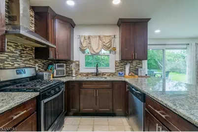 14 Buttonwood Dr, Franklin Township, NJ 08873 - Photo 7