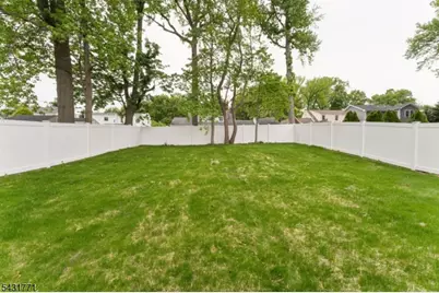 185 Maple St, Roselle Park, NJ 07204 - Photo 25