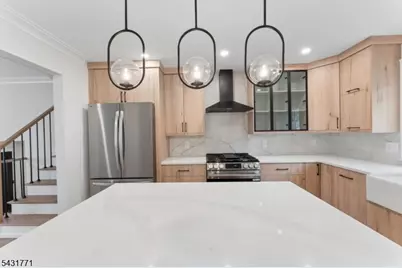 185 Maple St, Roselle Park, NJ 07204 - Photo 9