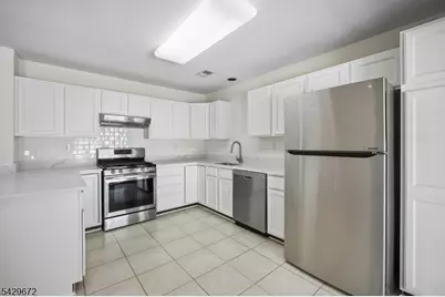 72 Dorchester Dr, Bernards Township, NJ 07920 - Photo 15