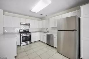 72 Dorchester Dr, Bernards Township, NJ 07920 - Photo 15