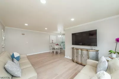 33 Knox Ter #1C, Wayne, NJ 07470 - Photo 5