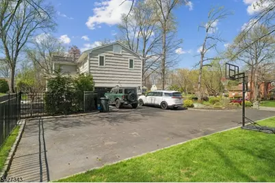 9 Wingate Way, Roseland, NJ 07068 - Photo 43