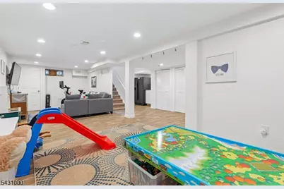 90 Columbia Ave, Nutley, NJ 07110 - Photo 23