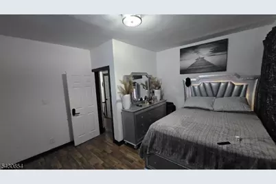 32 Emmet St, Newark, NJ 07114 - Photo 9
