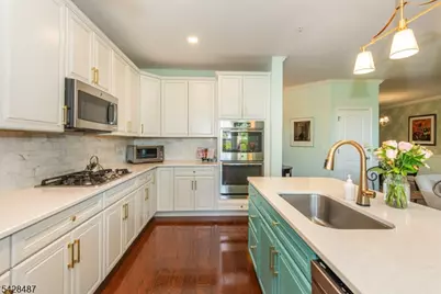 3 Pebble Rd #D1, Woodland Park, NJ 07424 - Photo 5