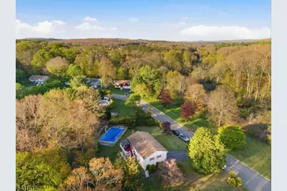 29 Albertine Pl, West Milford, NJ 07438 - Photo 3