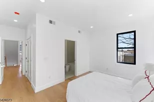113 Oak St, Jersey City, NJ 07304 - Photo 7
