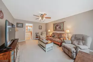 11 Ledgerock Ct, Parsippany, NJ 07950 - Photo 13