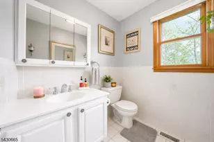 11 Ledgerock Ct, Parsippany, NJ 07950 - Photo 17